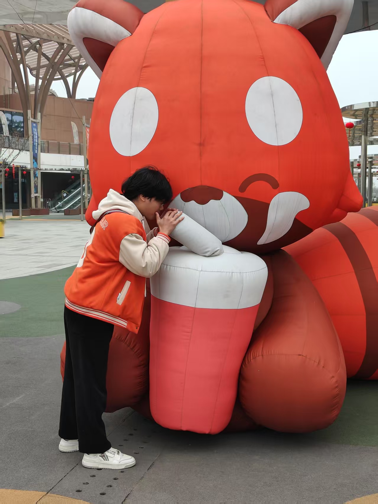 抢着喝